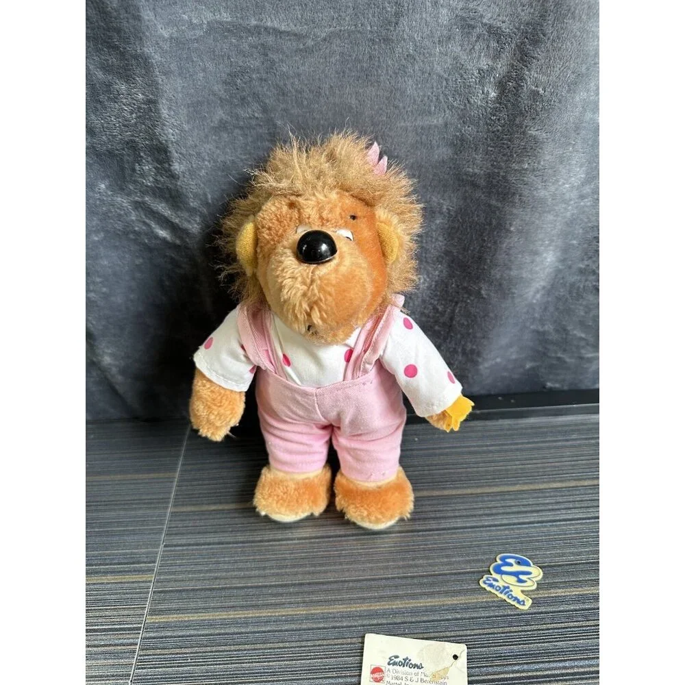 VINTAGE‎ BERENSTAIN BEARS Sister Bear 1984 Plush with Original Tags 1980s